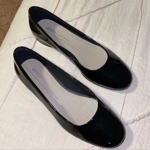 Ecco flats